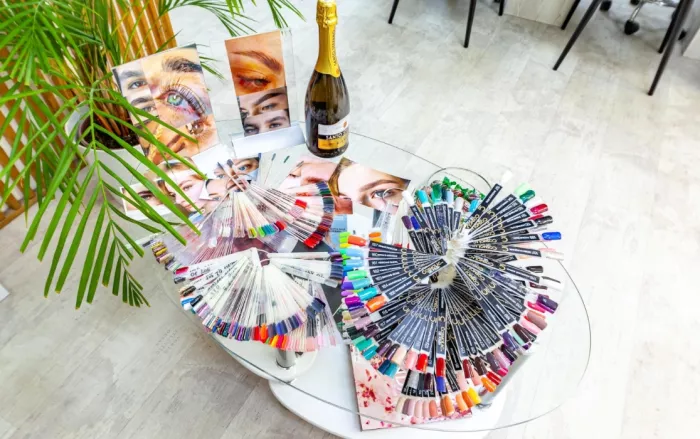 Студия маникюра "NailMaker Bar".