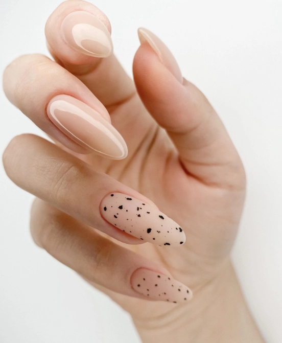 Студия маникюра "NailMaker Bar".