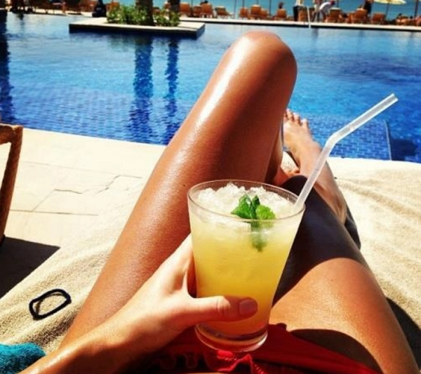 Бассейн "Vahakni Pool and Bar".