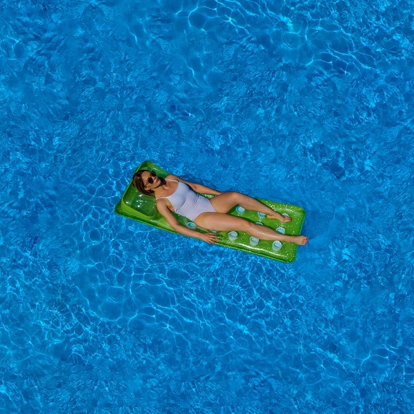Открытый бассейн в Ереване "Paradise Pool".