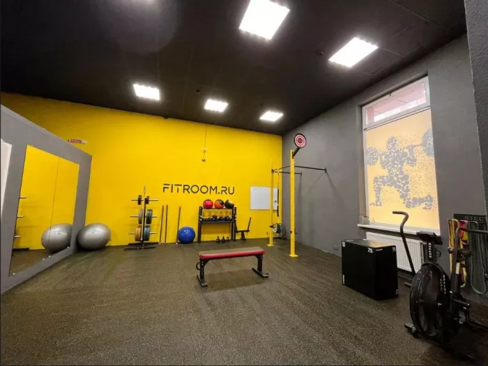 Фитнес-клуб "FITROOM.RU"