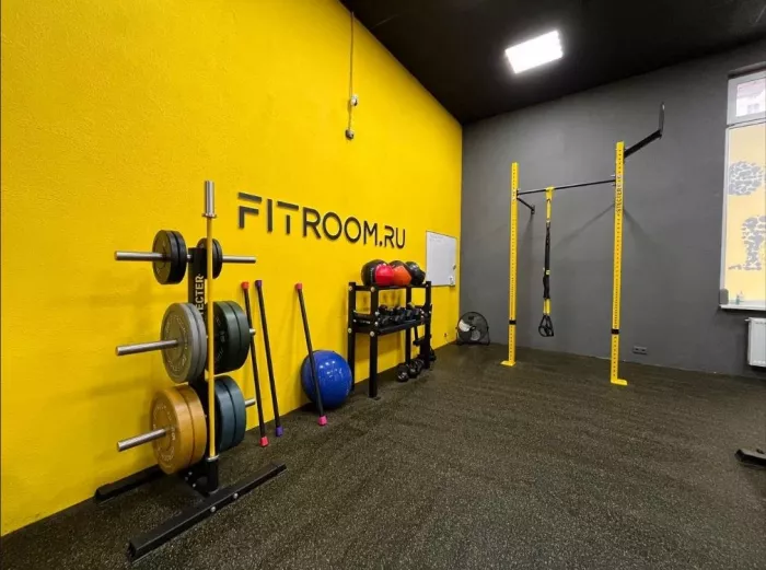 Фитнес-клуб "FITROOM.RU"