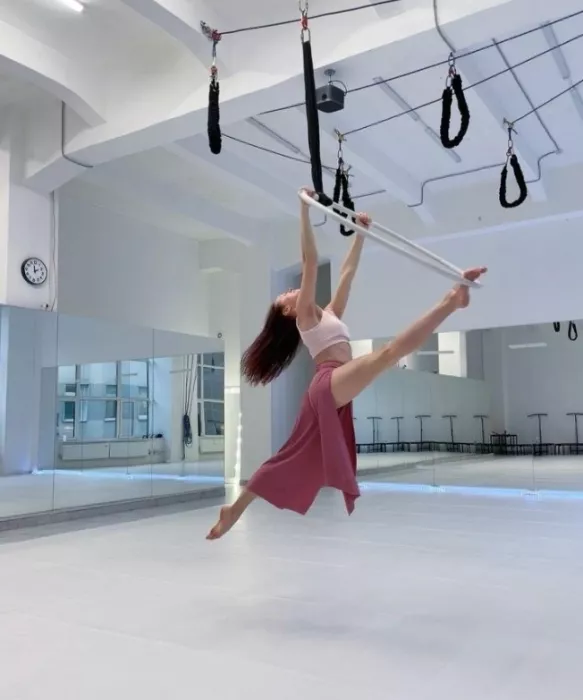 Студия банджи-фитнеса, воздушной гимнастики и растяжки "Art fly bungee".