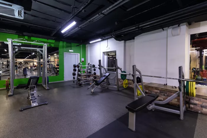Фитнес-клуб "Max-Fit".