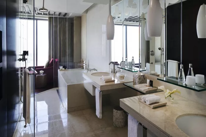 Отель "The H Hotel" 5*