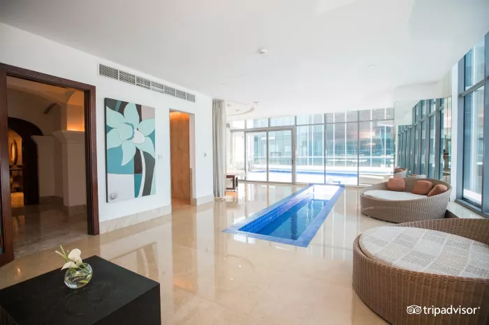 Отель "The H Hotel" 5*