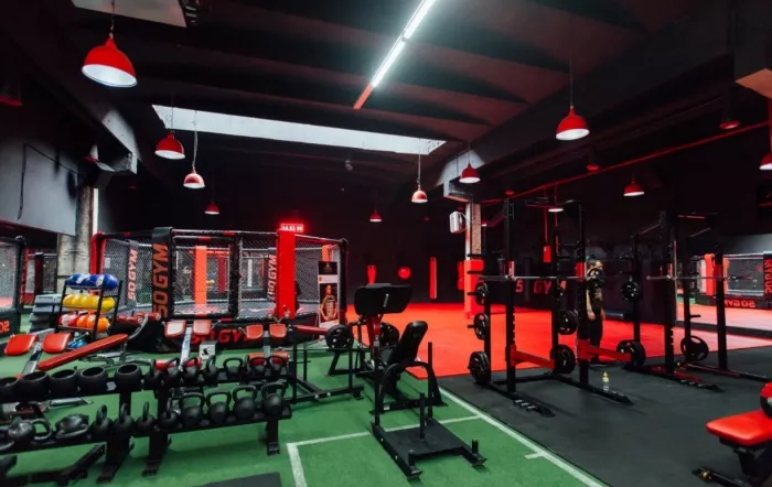 Фитнес-центр с бассейном "50GYM".