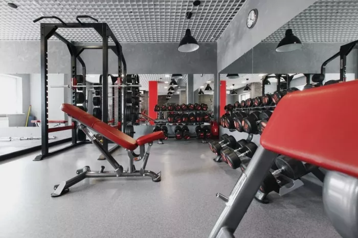 Тренажёрный зал "Arnold gym".