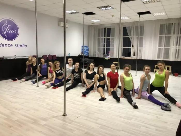Студия танцев и растяжки "Pole dance & stretching by Anna Chigarina".