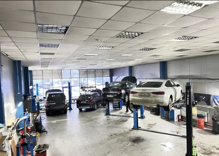 Автосервис "Академический".