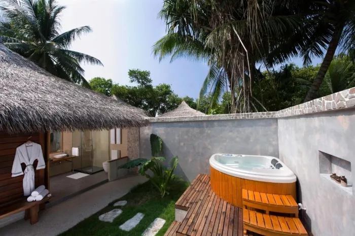 Отель "Курамати Мальдивы" (Kuramati Maldives Hotel)