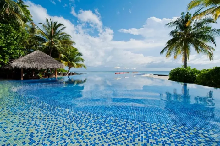 Отель "Курамати Мальдивы" (Kuramati Maldives Hotel)