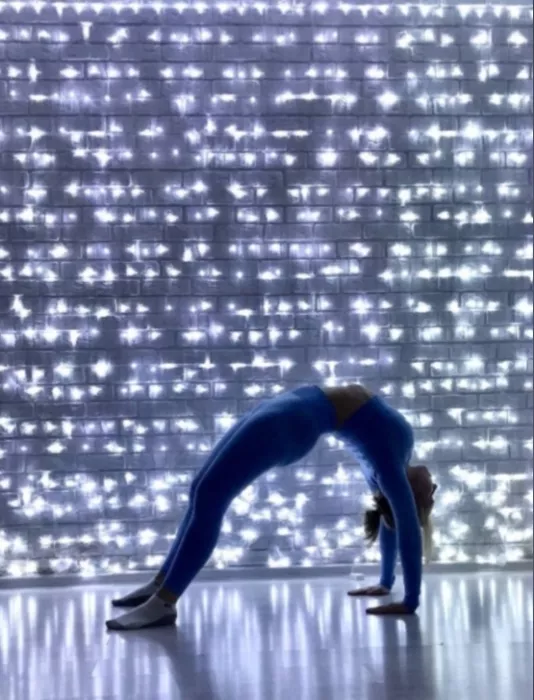 Студия танцев на пилоне и растяжки "Yes_poledance".