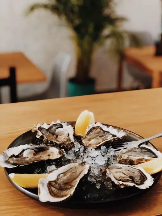 Бар "Yummy Oysters".