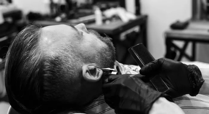 Мужская парикмахерская "Model 66 Barbershop".