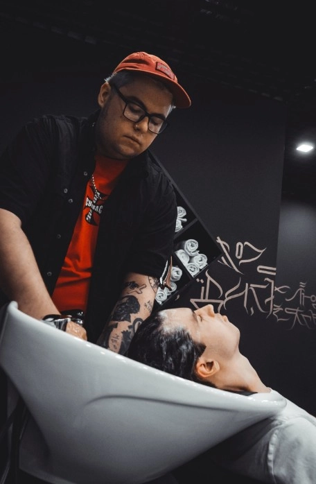 Мужская парикмахерская "Model 66 Barbershop".