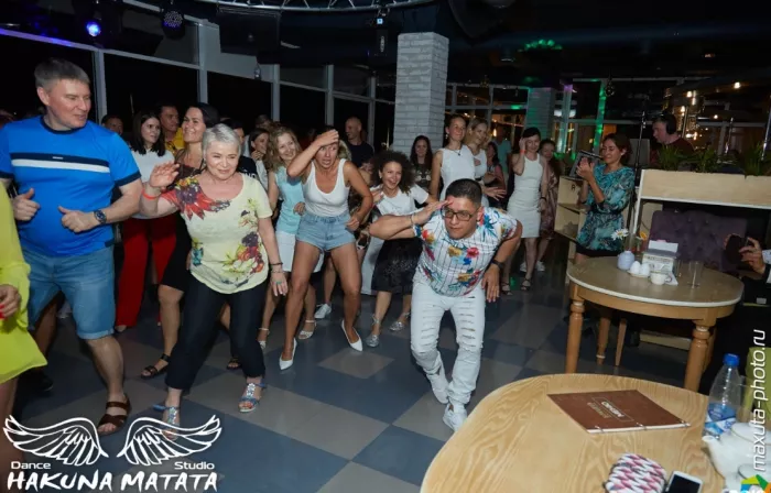 Школа танцев "Hakuna matata".