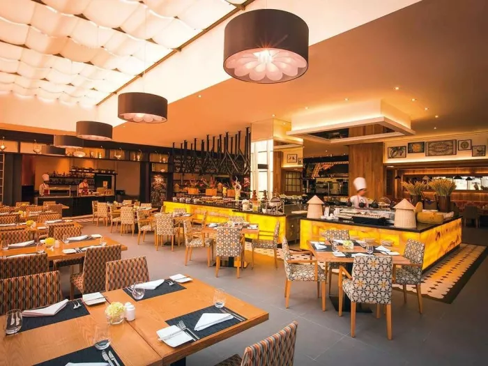 Отель "Mövenpick Hotel Jumeirah Beach" 5*