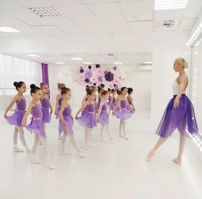 Детская школа балета "Lil Ballerine" 