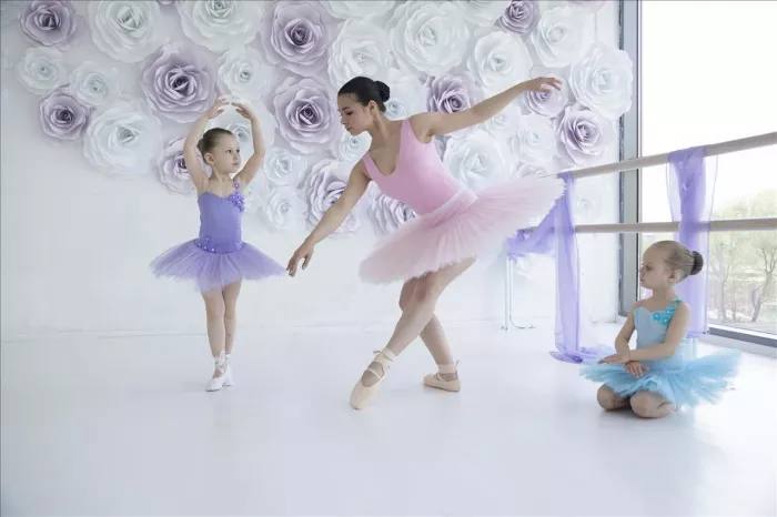 Детская школа балета "Lil Ballerine" 