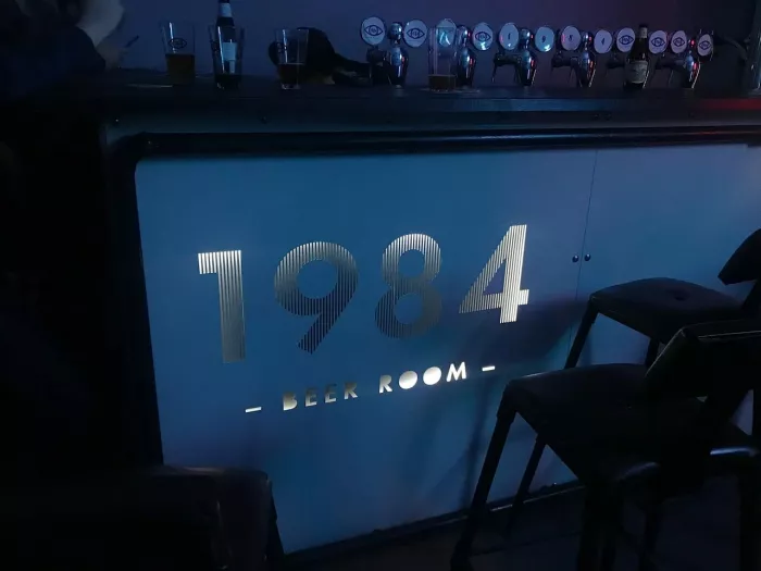 Крафтовый бар"1984 Beer Room"