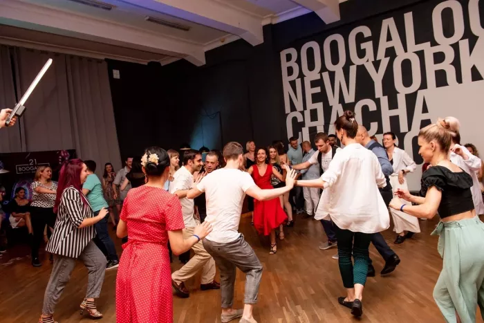 Танцевальный клуб "Boogaloo"