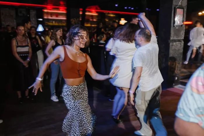 Танцевальный клуб "Boogaloo"