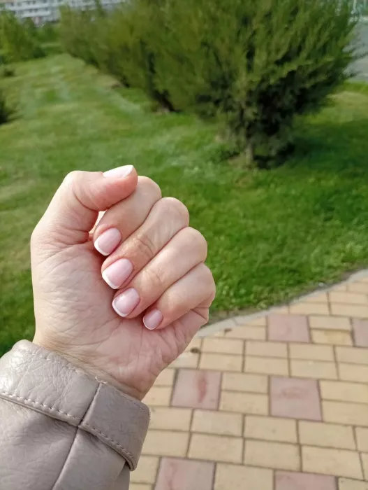 Ногтевая студия "Iris Strong"