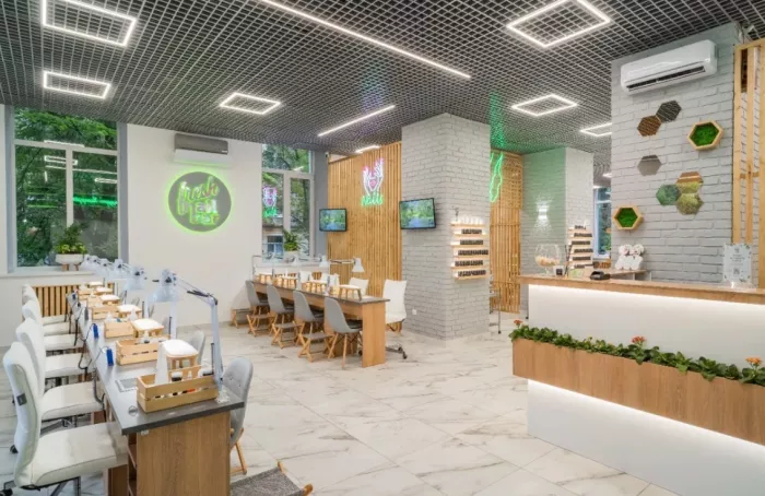 Салон красоты "Fresh Nail Bar".