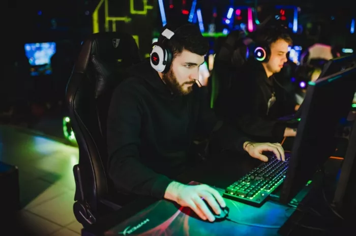 Компьютерный клуб "Cyber Tron games"