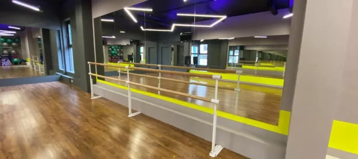 Фитнес-клуб "Face to face fitness".