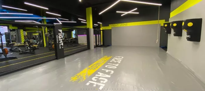 Фитнес-клуб "Face to face fitness".