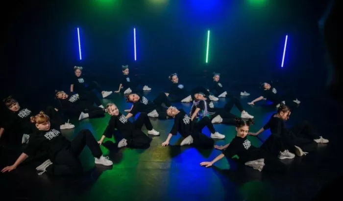 Школа танцев "Primetime Kids".