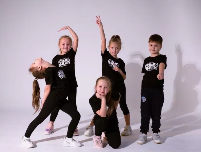 Школа танцев "Primetime Kids".