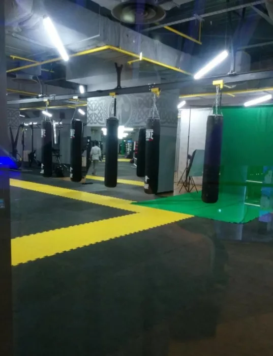 Спортивный клуб боевых искусств "Varyag fight gym".
