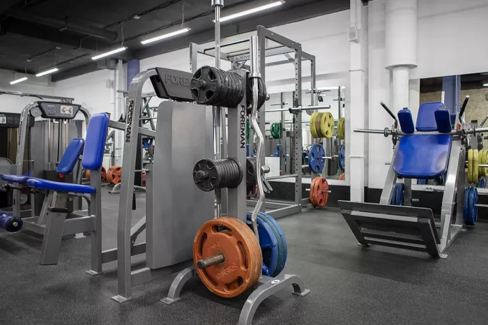 Фитнес-клуб "Silver Gym".