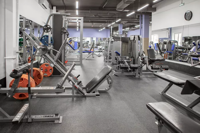 Фитнес-клуб "Silver Gym".