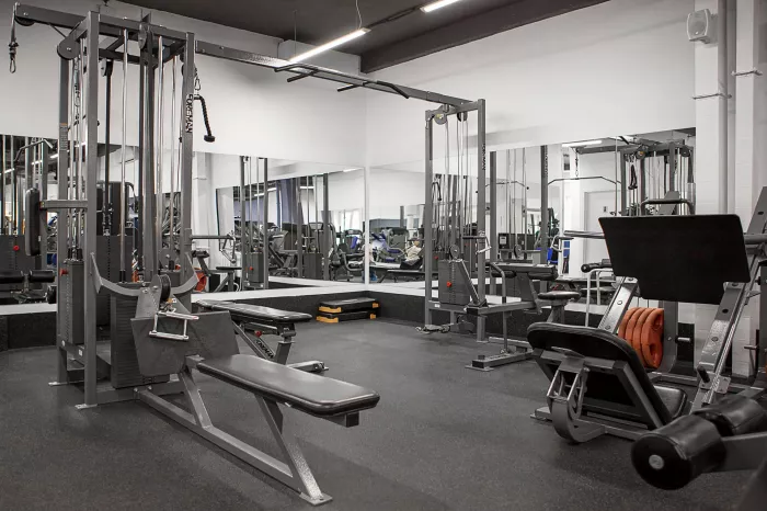 Фитнес-клуб "Silver Gym".