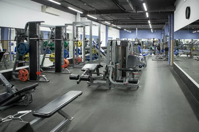 Фитнес-клуб "Silver Gym".