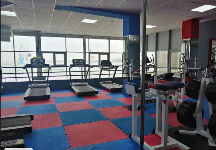  Фитнес-клуб "Diamond Gym".