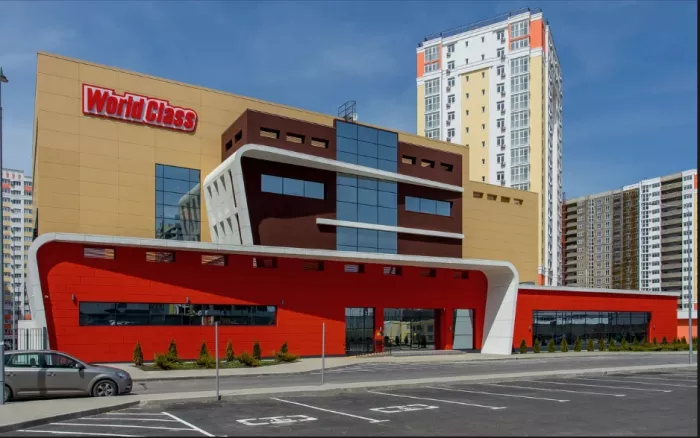  Фитнес-клуб "World Class".