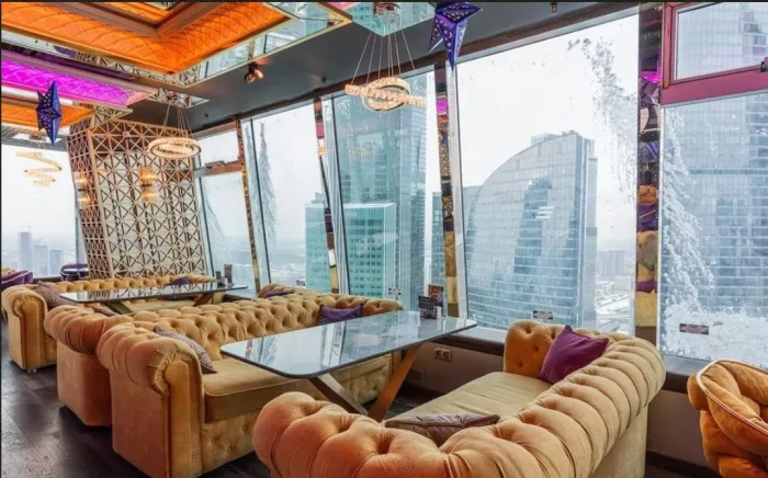 Центр паровых коктейлей "Nebo Lounge".