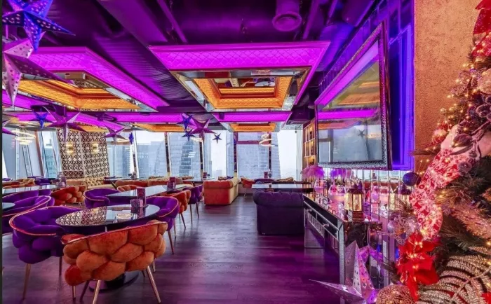 Центр паровых коктейлей "Nebo Lounge".