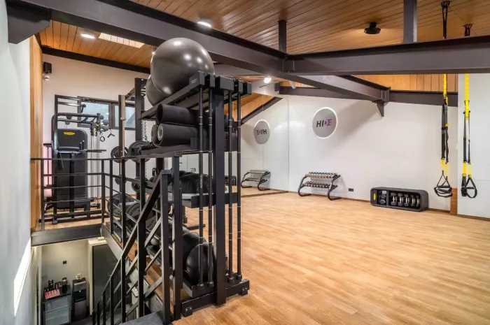 Фитнес-студия "Hide fitness".