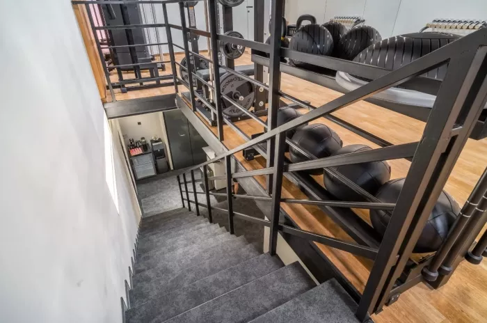 Фитнес-студия "Hide fitness".