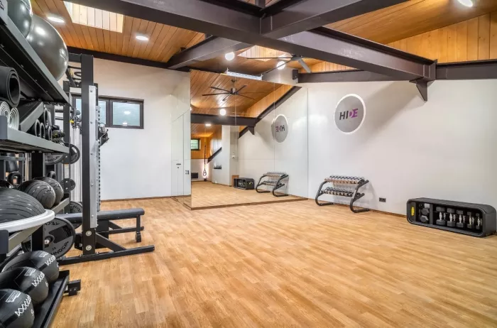 Фитнес-студия "Hide fitness".
