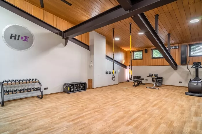 Фитнес-студия "Hide fitness".