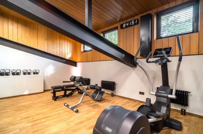 Фитнес-студия "Hide fitness".