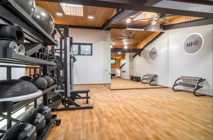 Фитнес-студия "Hide fitness".