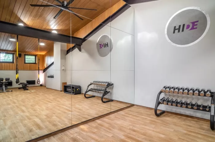 Фитнес-студия "Hide fitness".